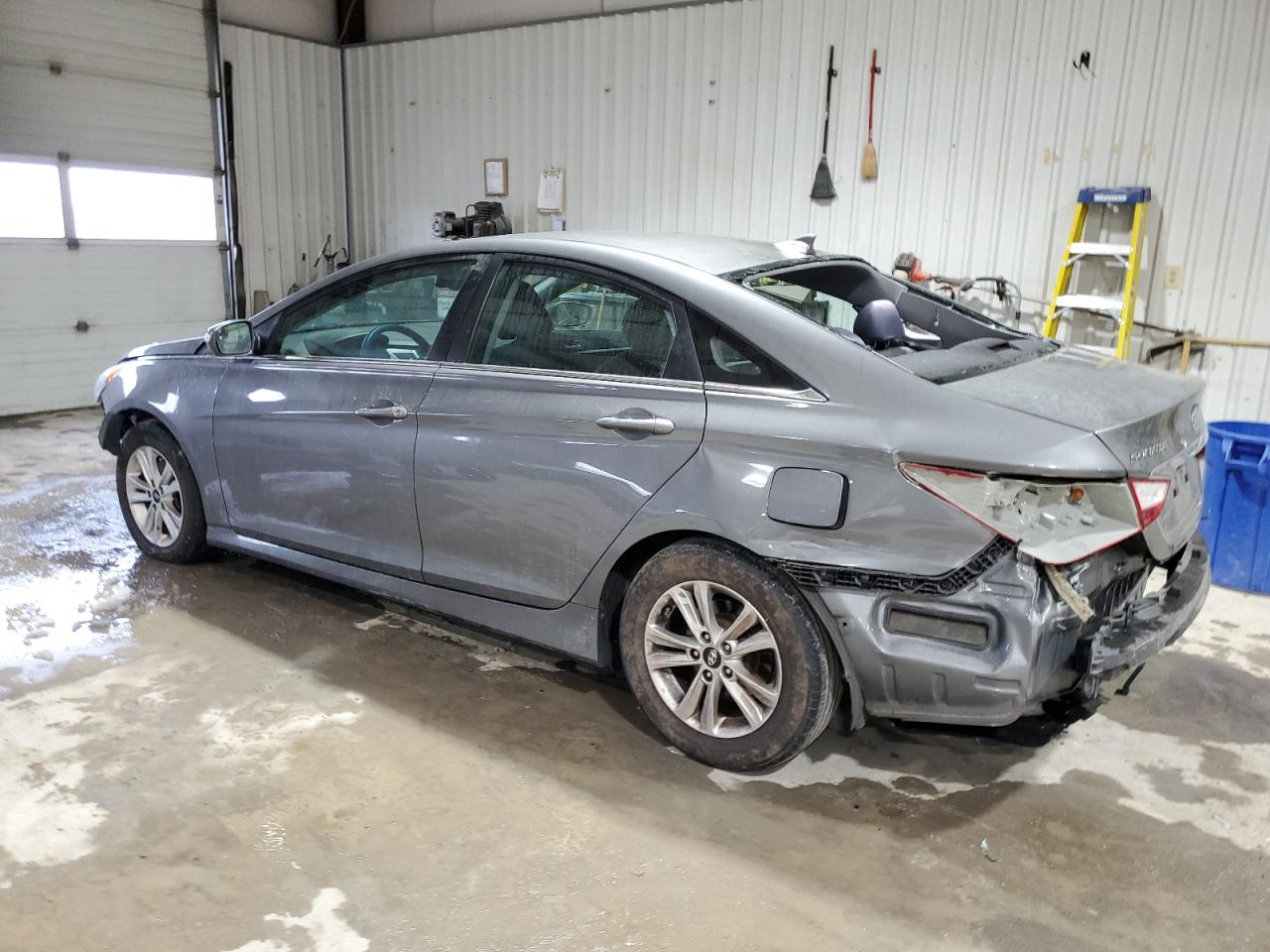 2014 Hyundai Sonata - Image 2