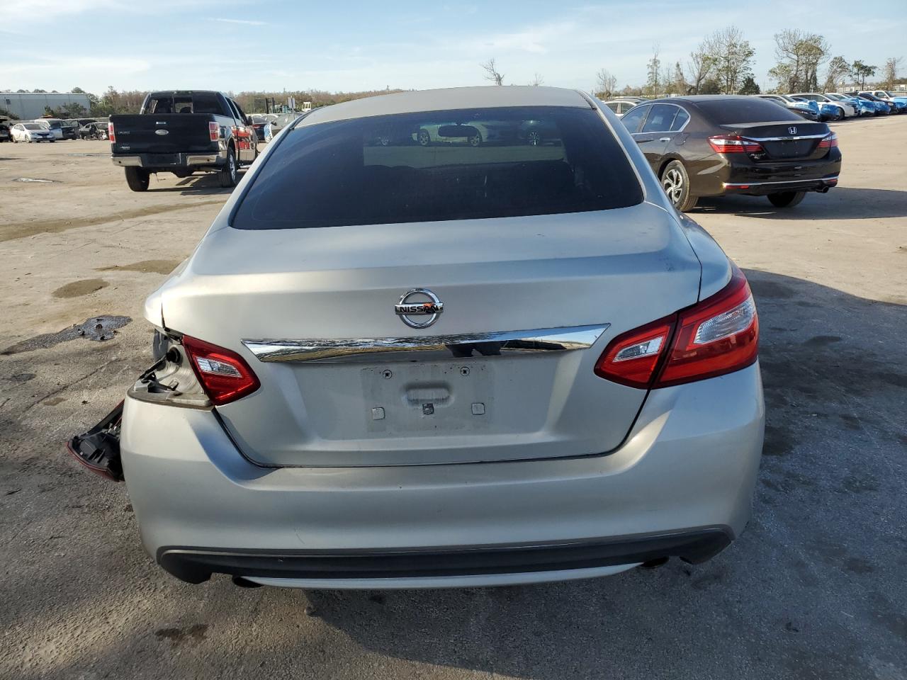 2016 Nissan Altima - Image 6