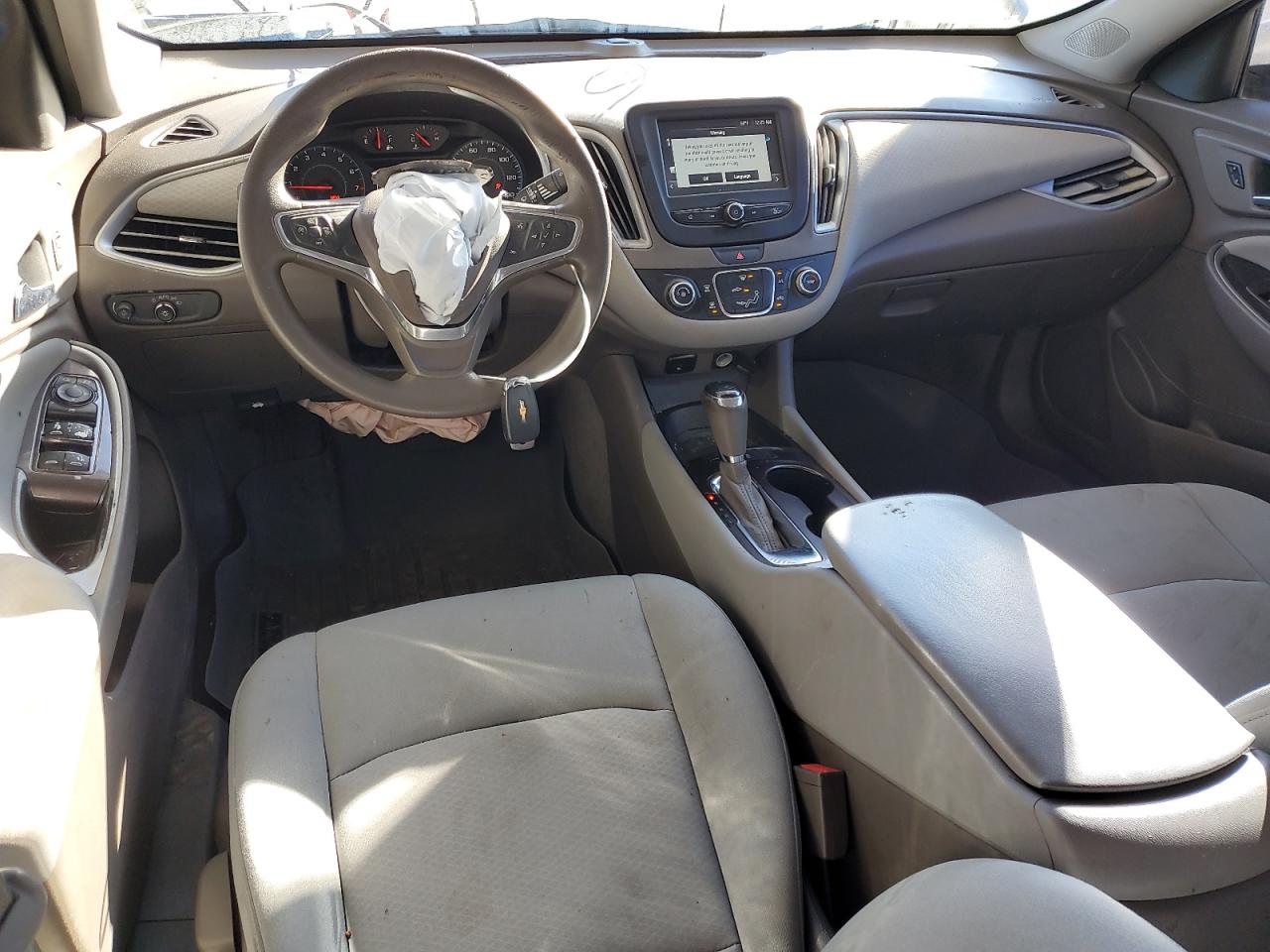 2017 Chevrolet Malibu - Image 8