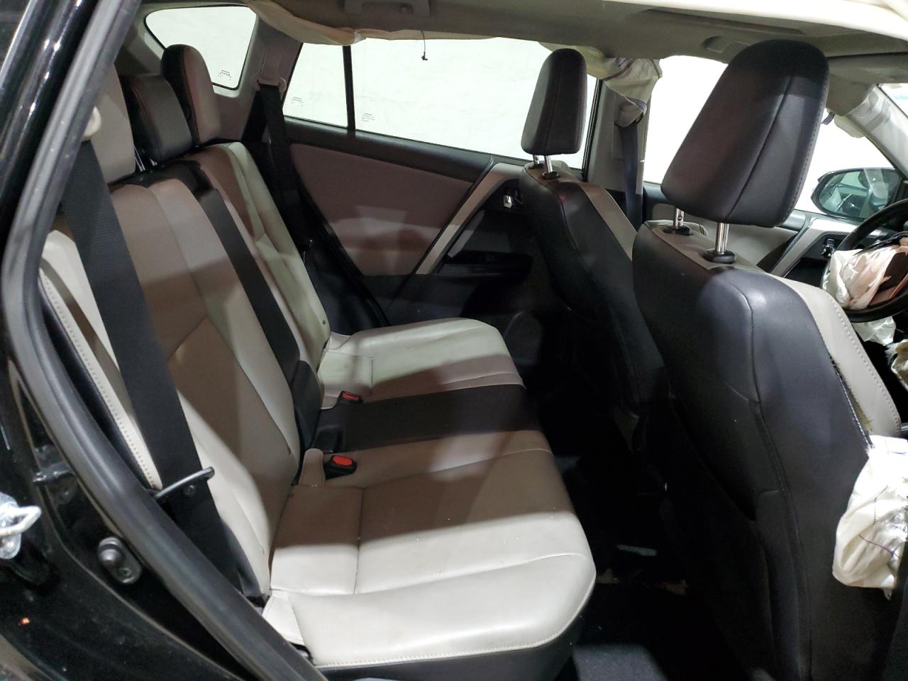 2016 Toyota RAV 4 - Image 11