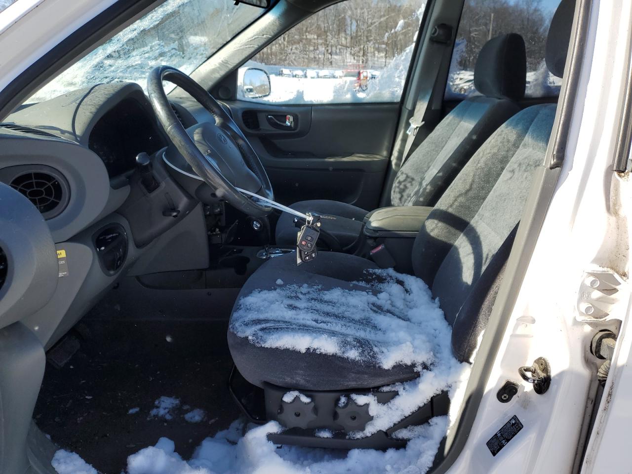 2004 Hyundai Santa Fe - Image 7