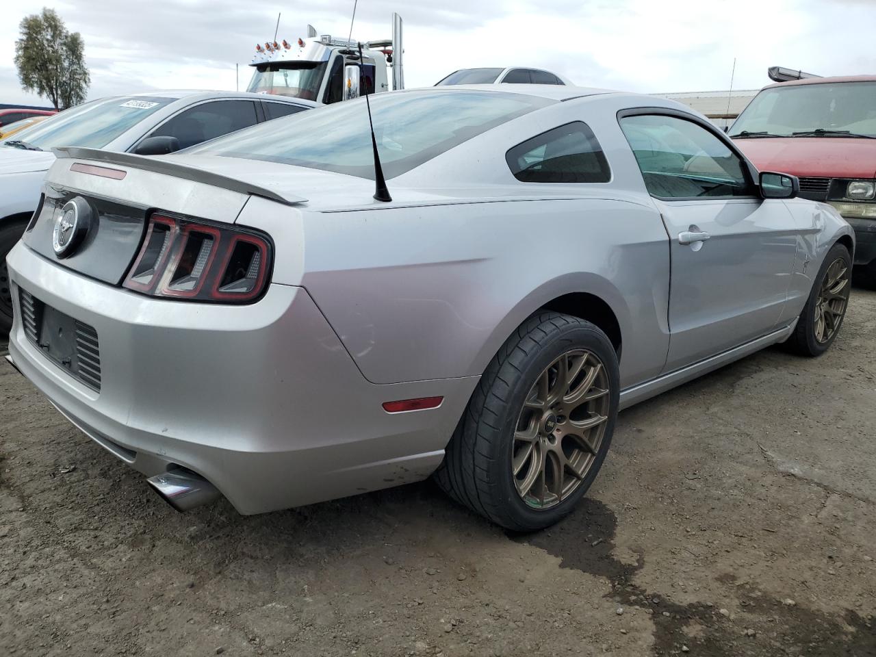 2013 Ford Mustang - Image 3