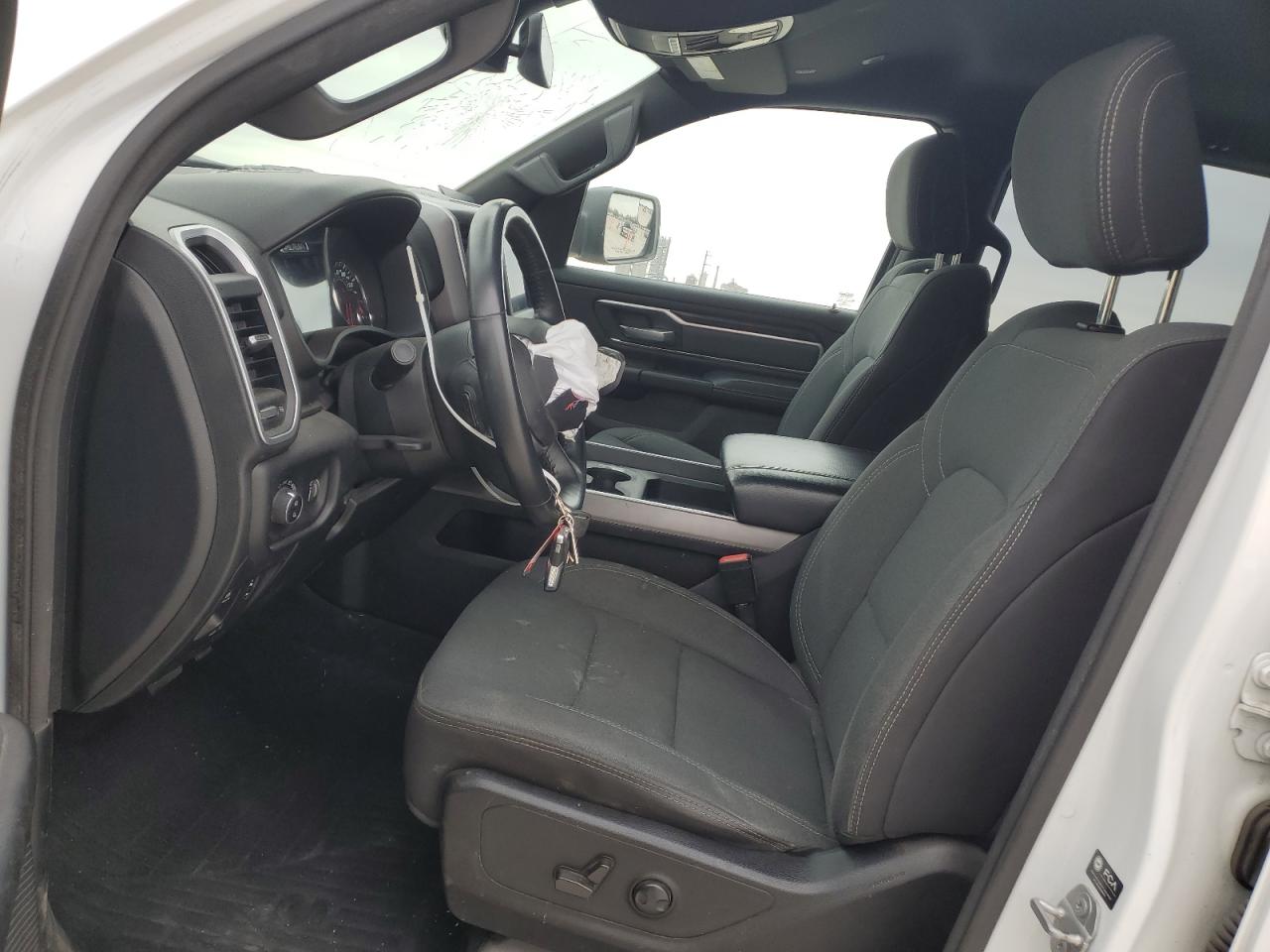 2022 RAM 1500 - Image 7
