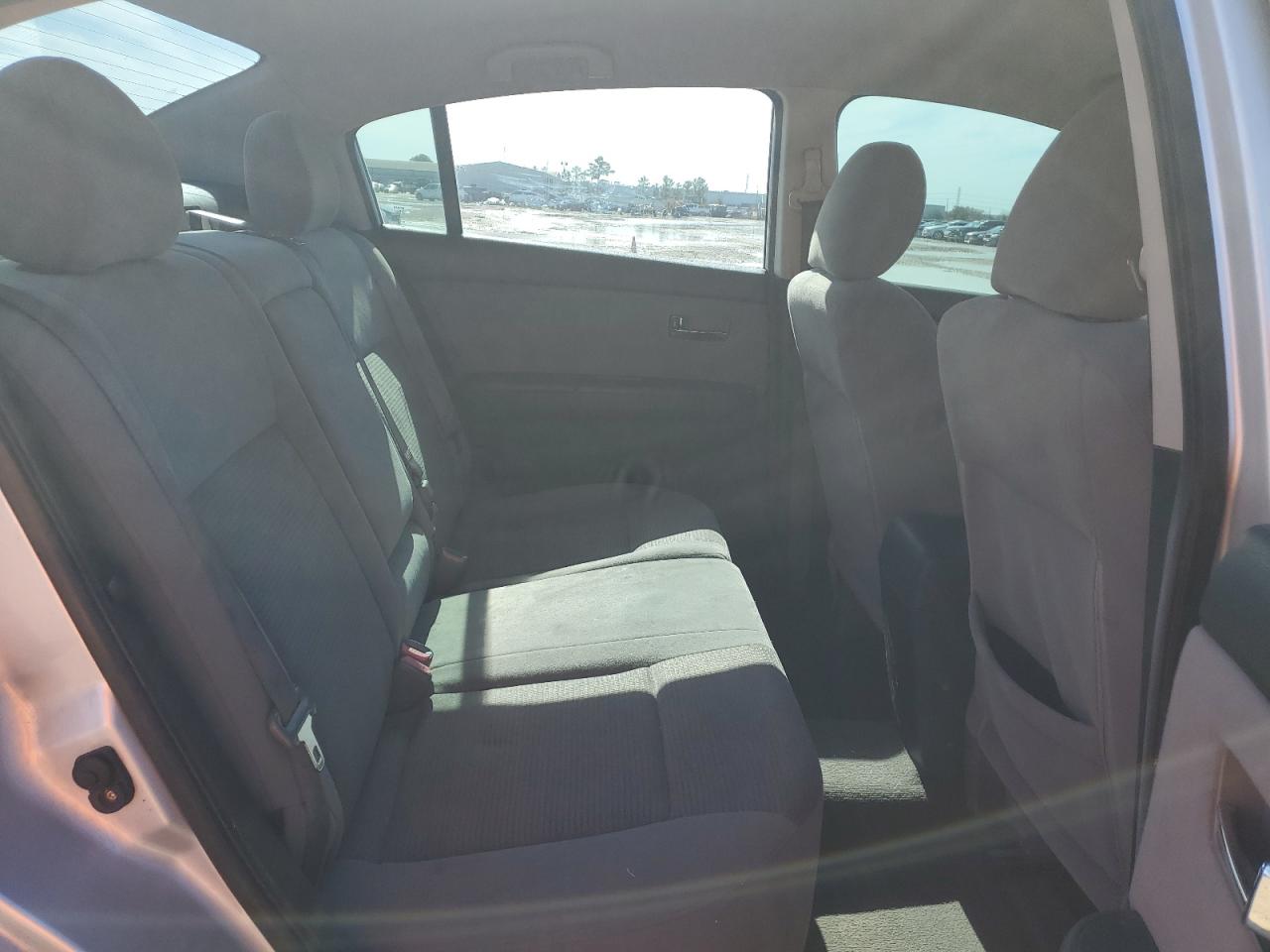 2012 Nissan Sentra - Image 11