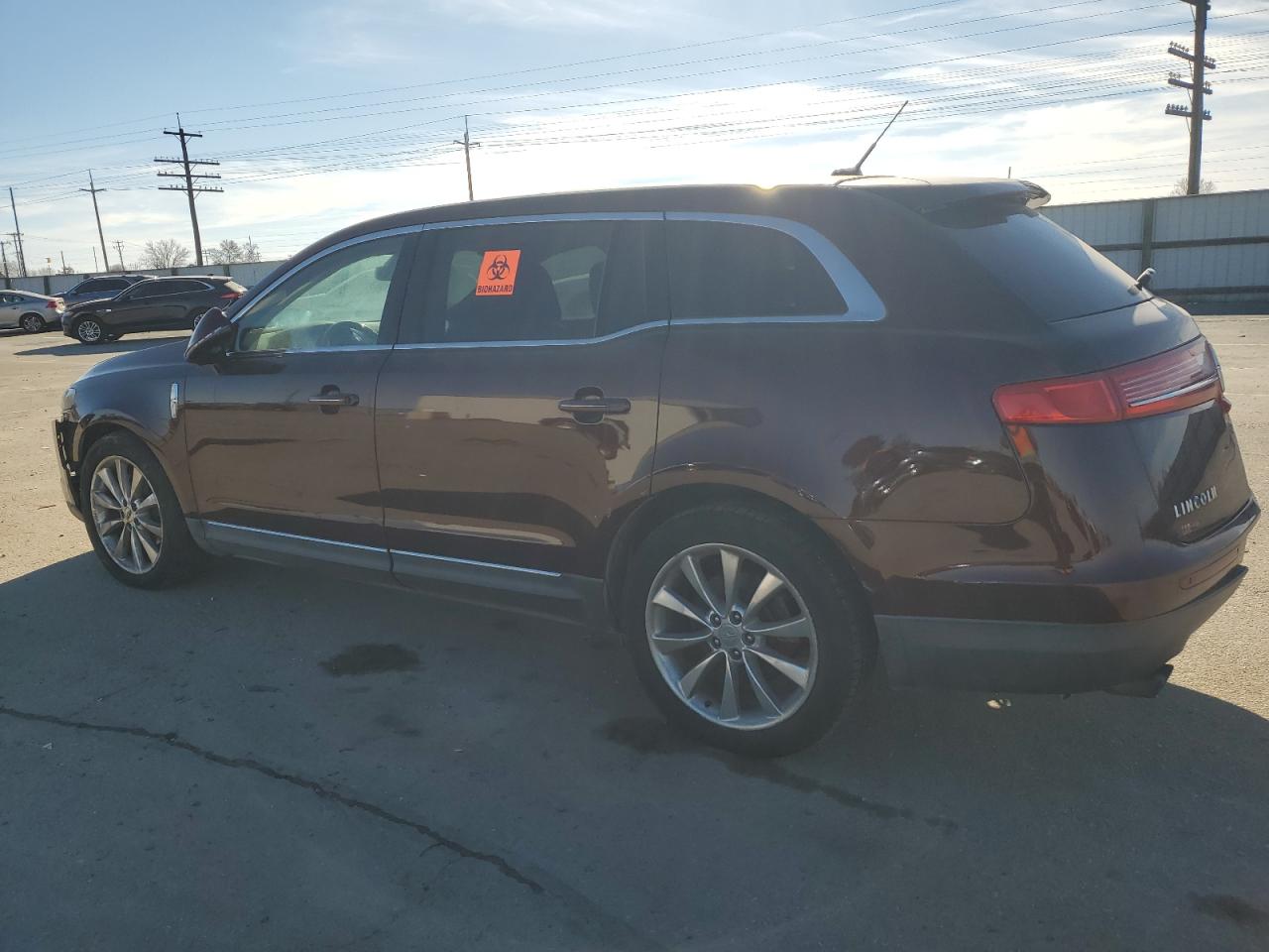 2010 Lincoln MKT - Image 2