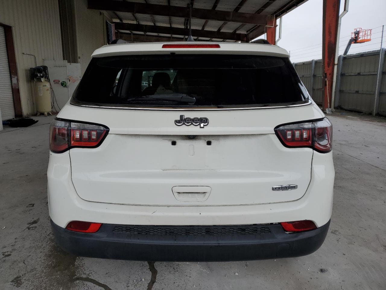 2017 Jeep Compass - Image 6