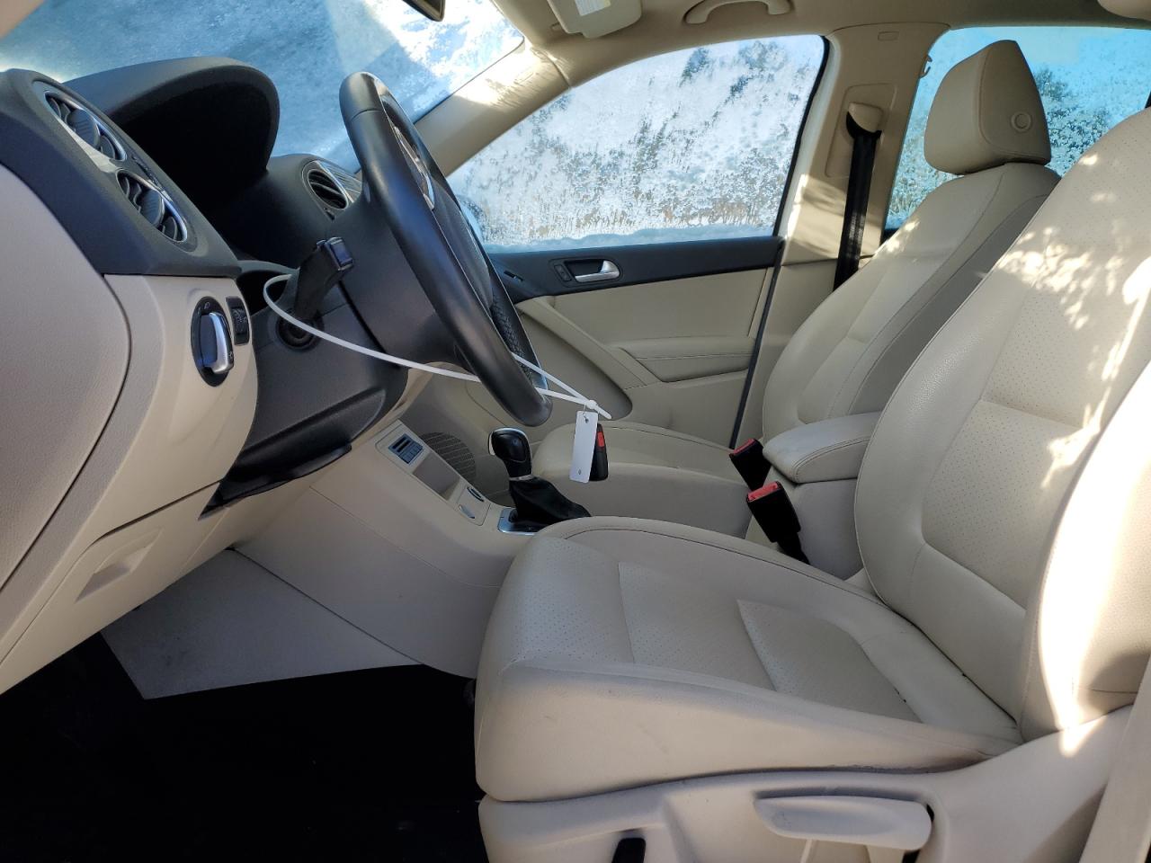 2015 Volkswagen Tiguan - Image 7