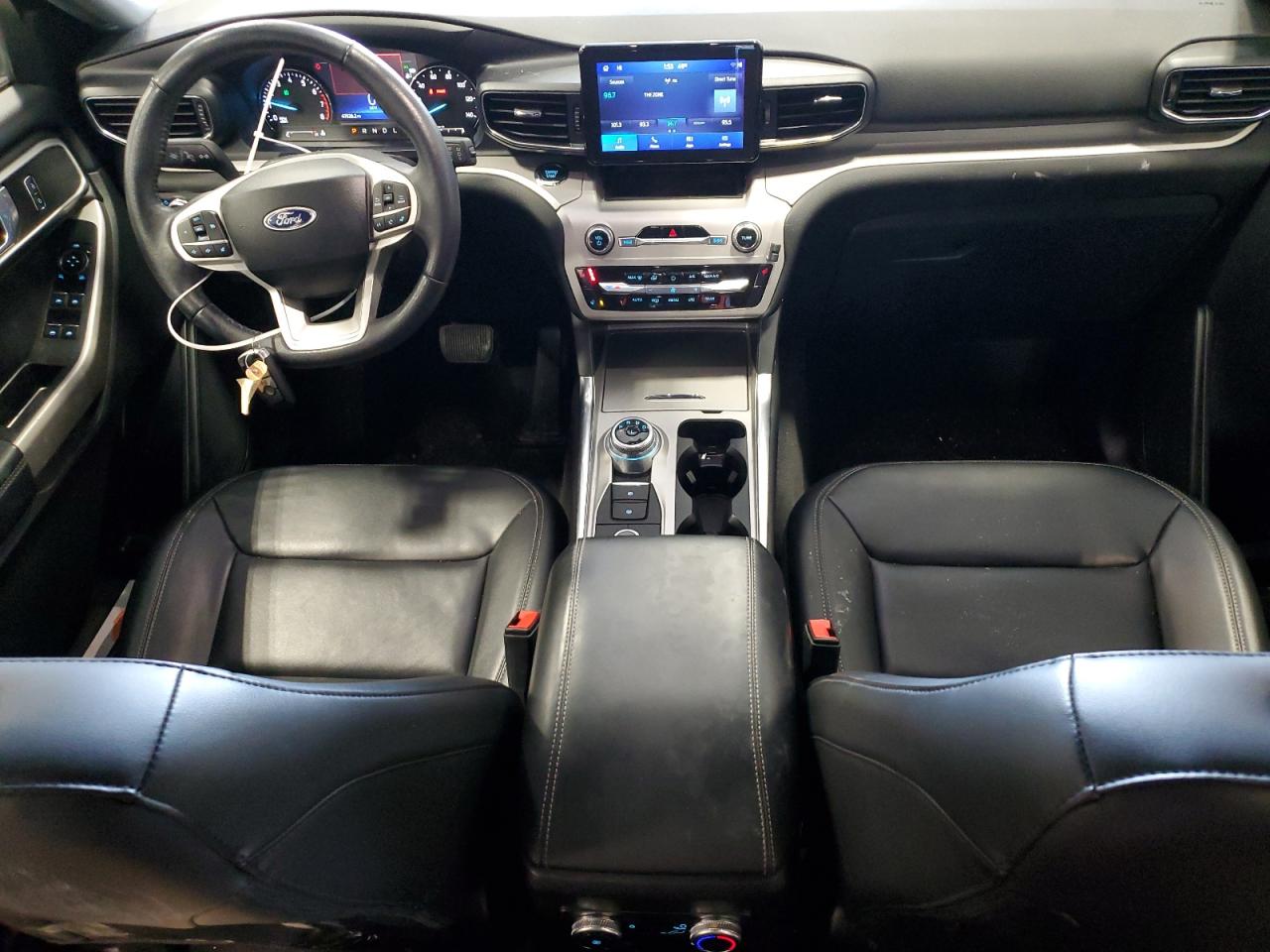 2023 Ford Explorer - Image 8