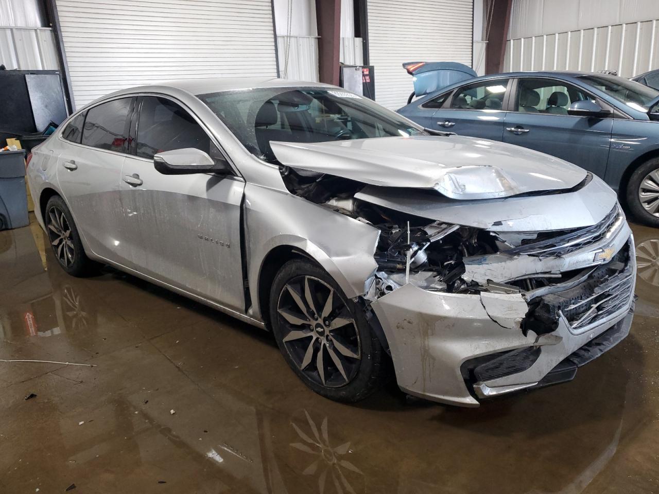 2016 Chevrolet Malibu - Image 4