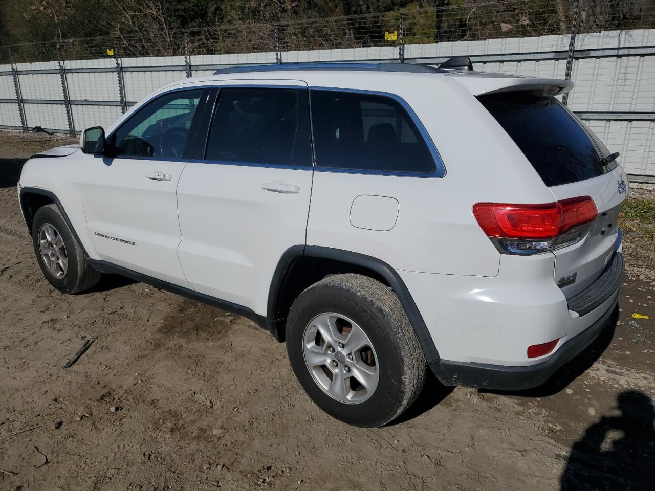 2016 Jeep Grand Cherokee - Image 2