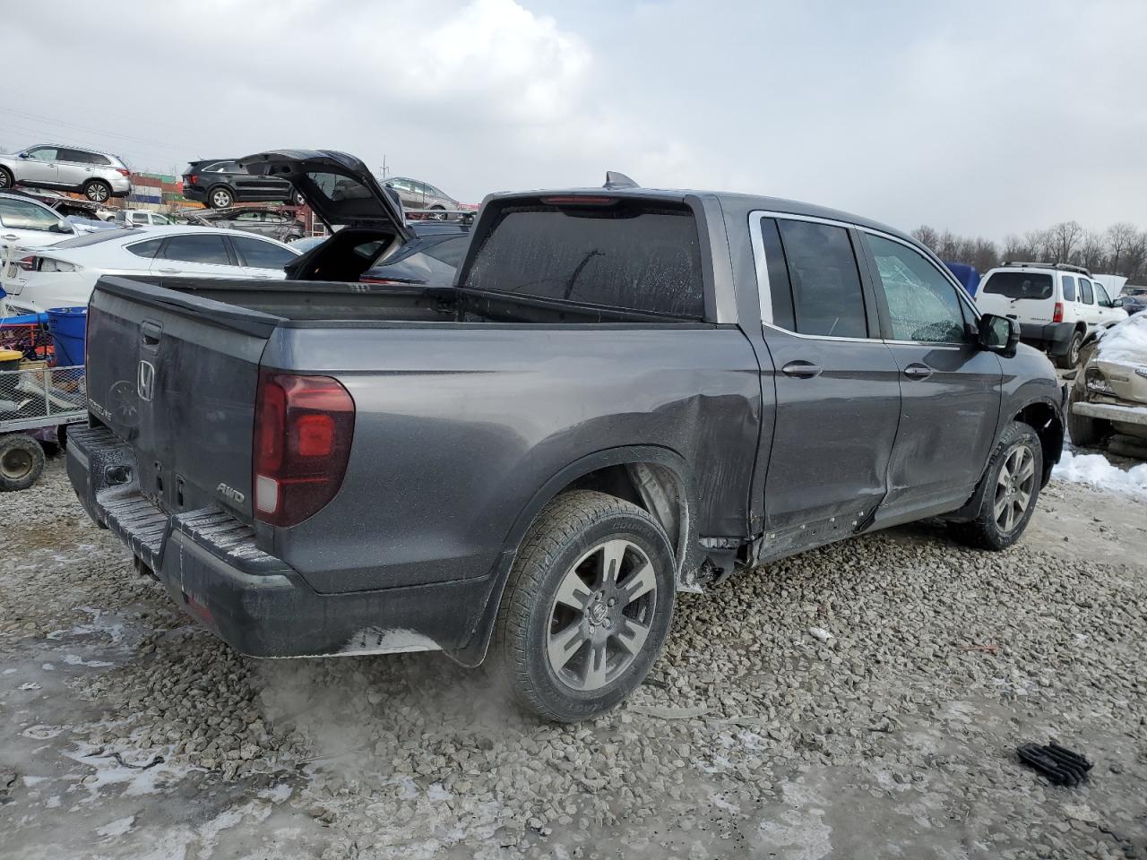 2017 Honda Ridgeline - Image 3
