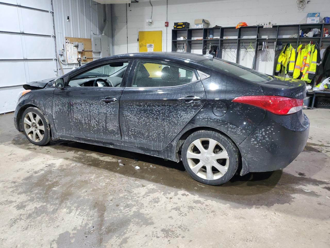 2013 Hyundai Elantra - Image 2