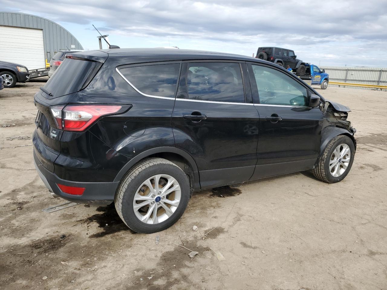 1FMCU0GD5HUE14725 FORD ESCAPE 2017