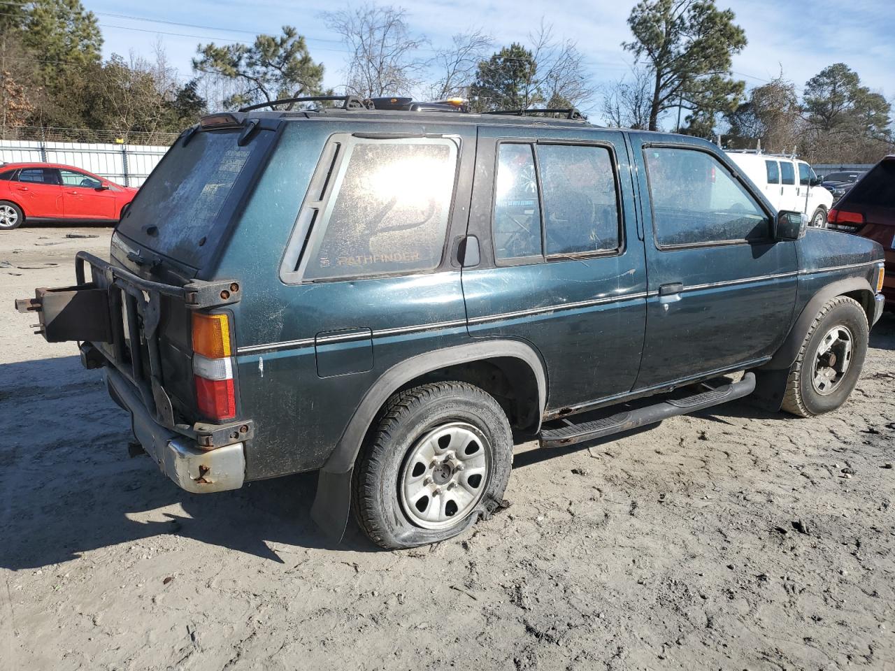 1993 Nissan Pathfinder - Image 3