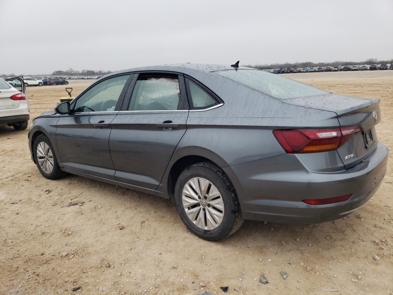 2019 Volkswagen Jetta - Image 2