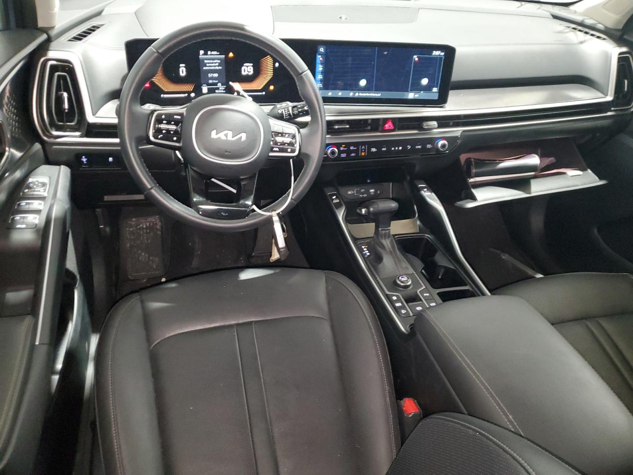 2024 Kia Sorento - Image 8