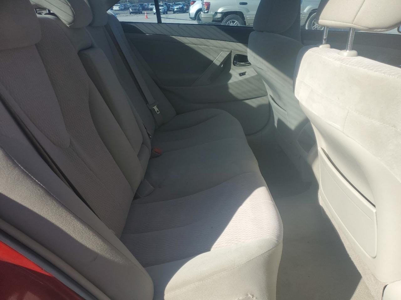 2011 Toyota Camry - Image 11