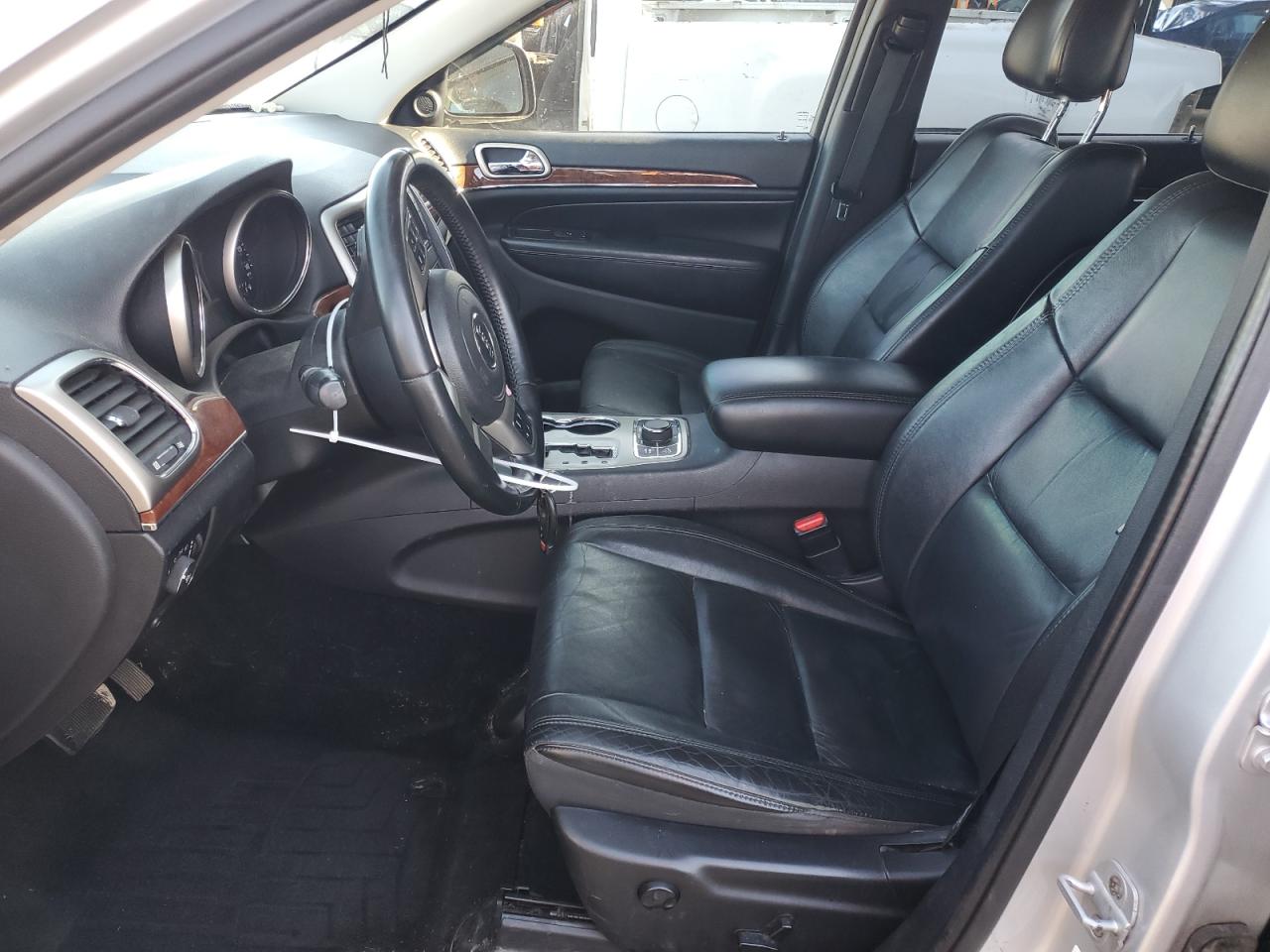 2011 Jeep Grand Cherokee - Image 7