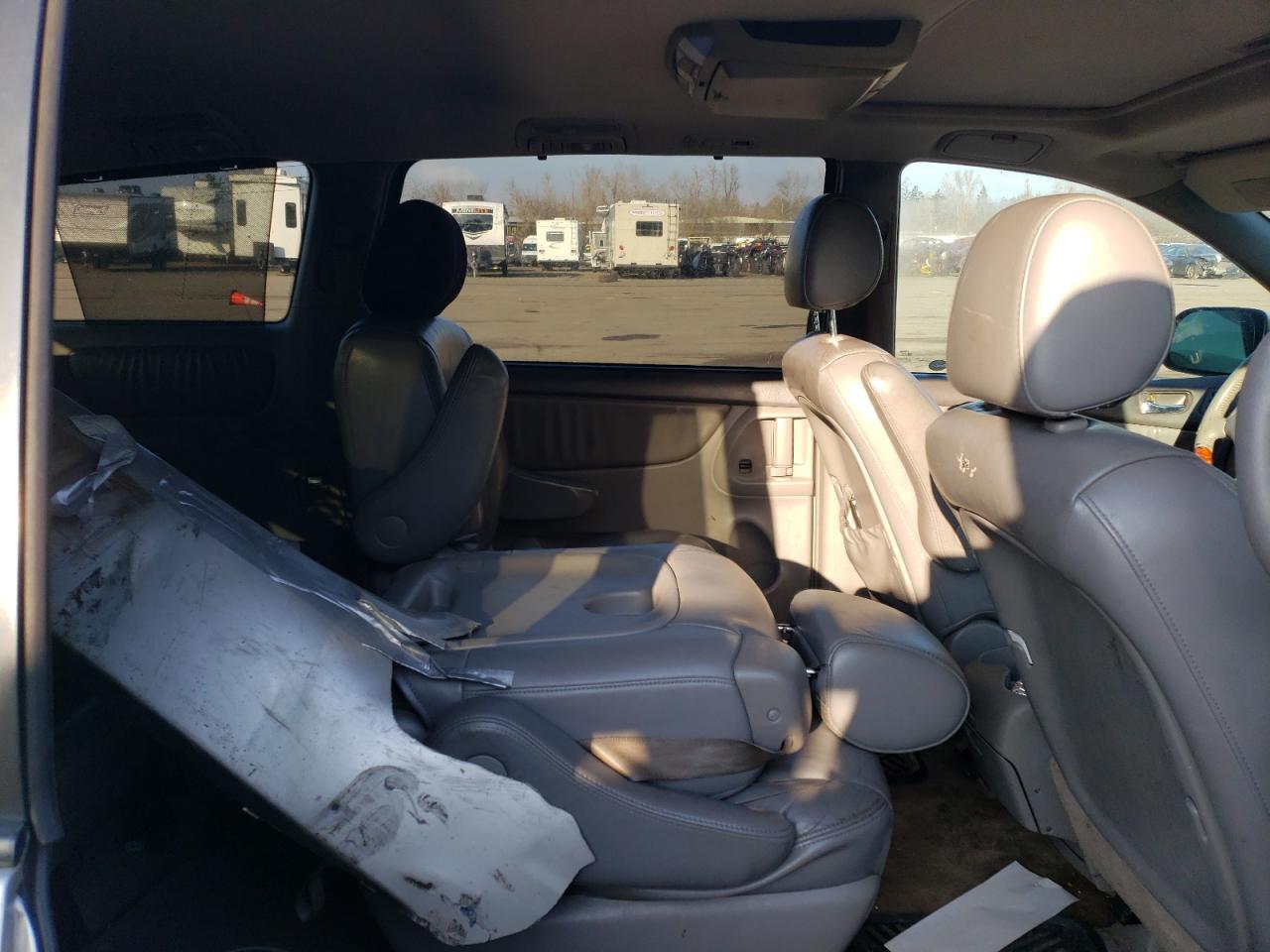 2006 Toyota Sienna - Image 10