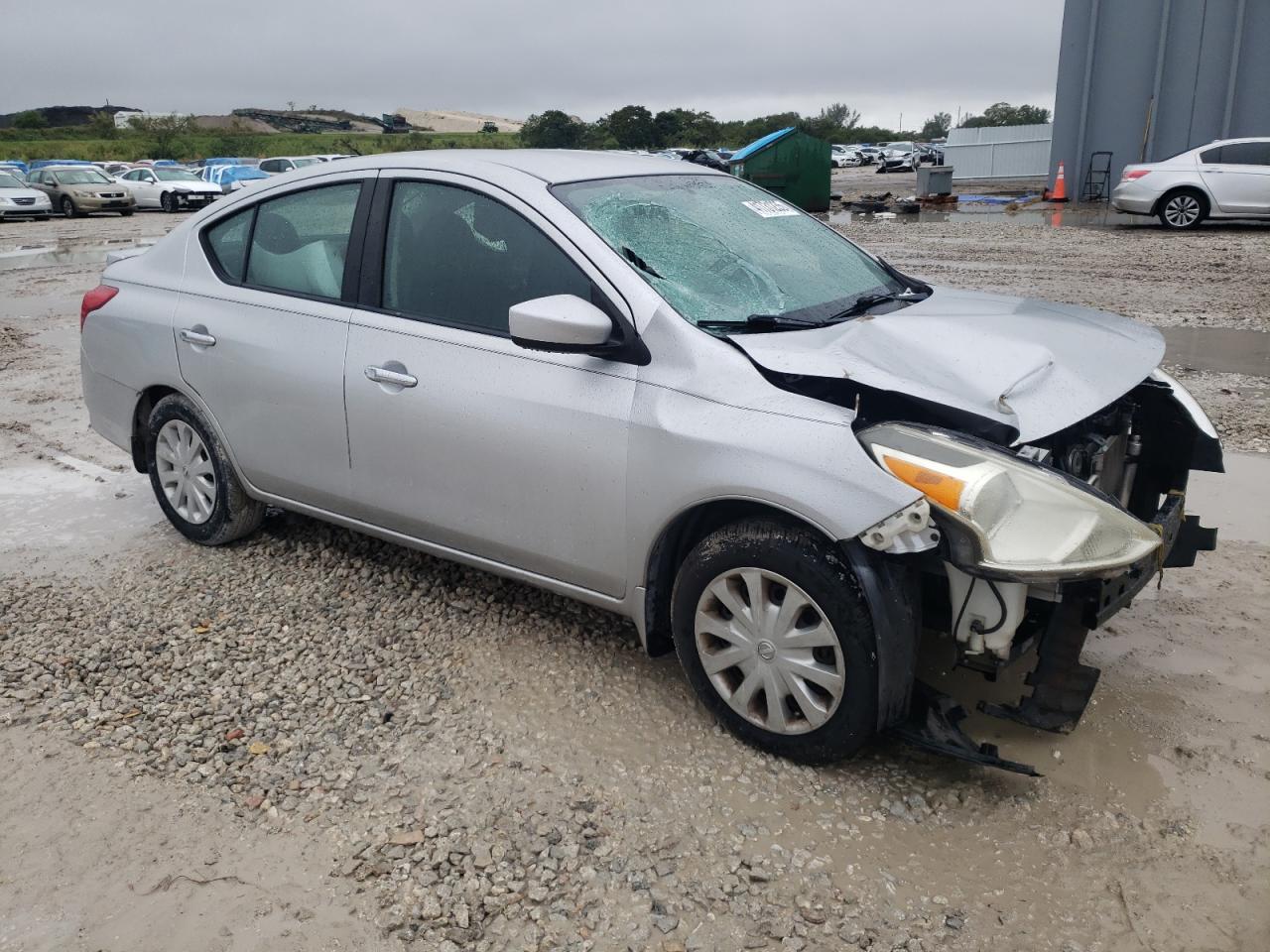 2016 Nissan Versa - Image 4