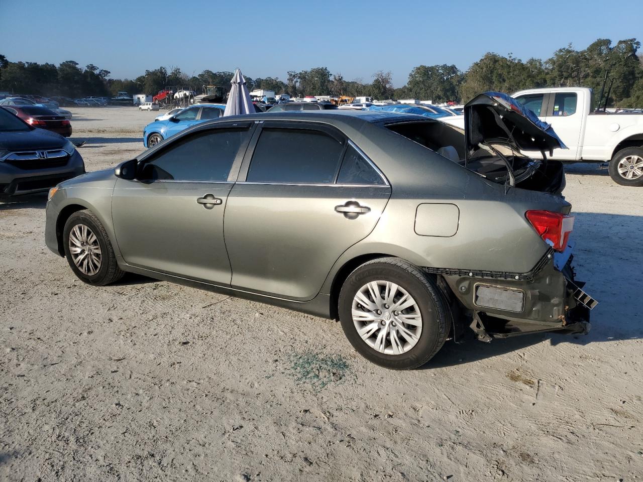 2014 Toyota Camry - Image 2