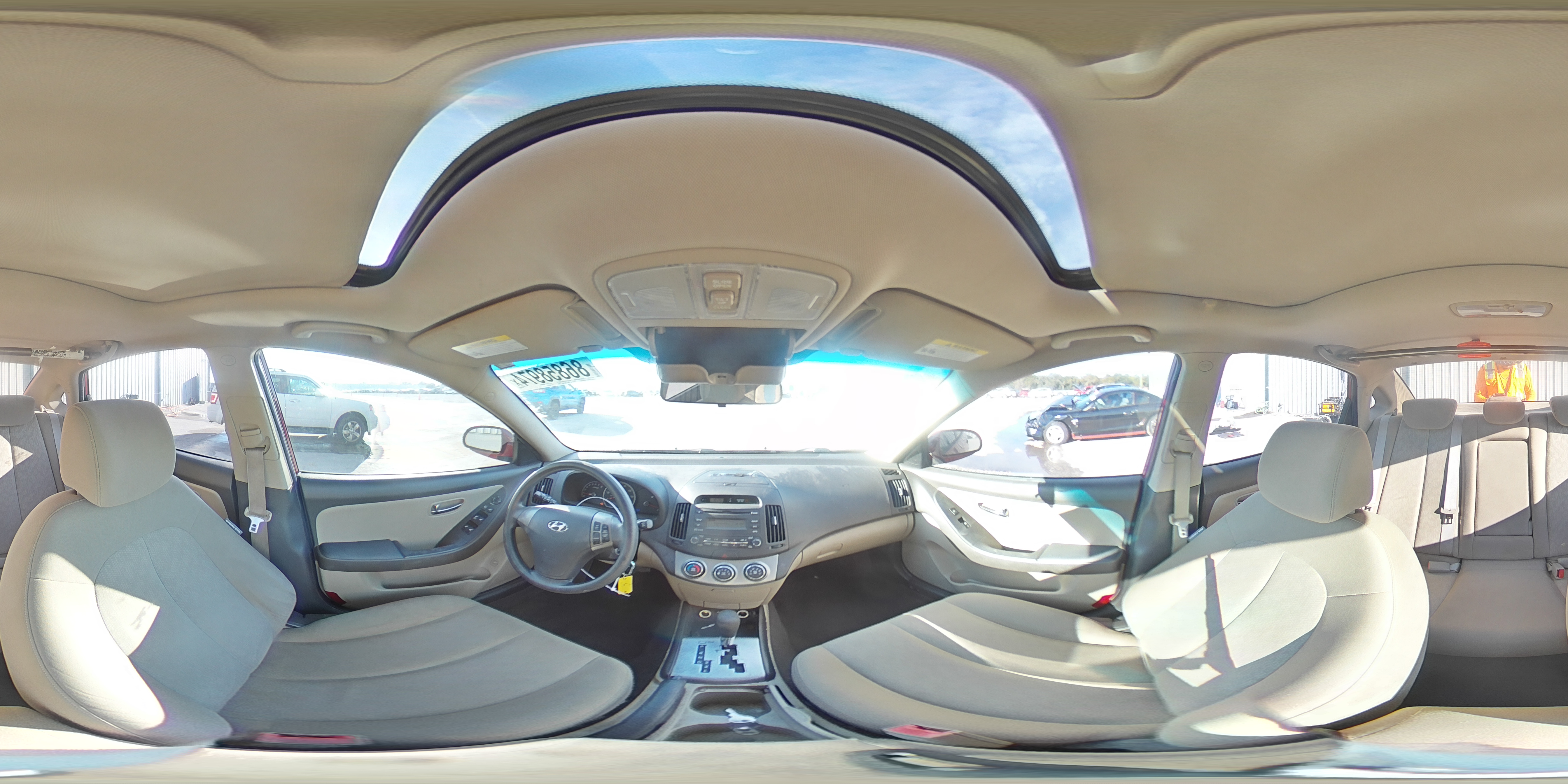 2010 Hyundai Elantra - Image 12