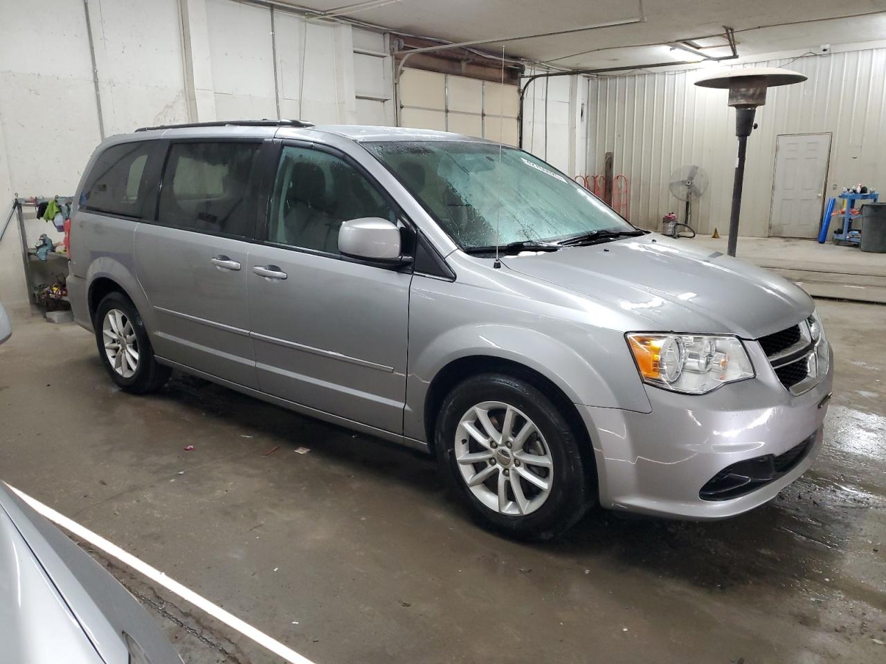2016 Dodge Caravan - Image 4