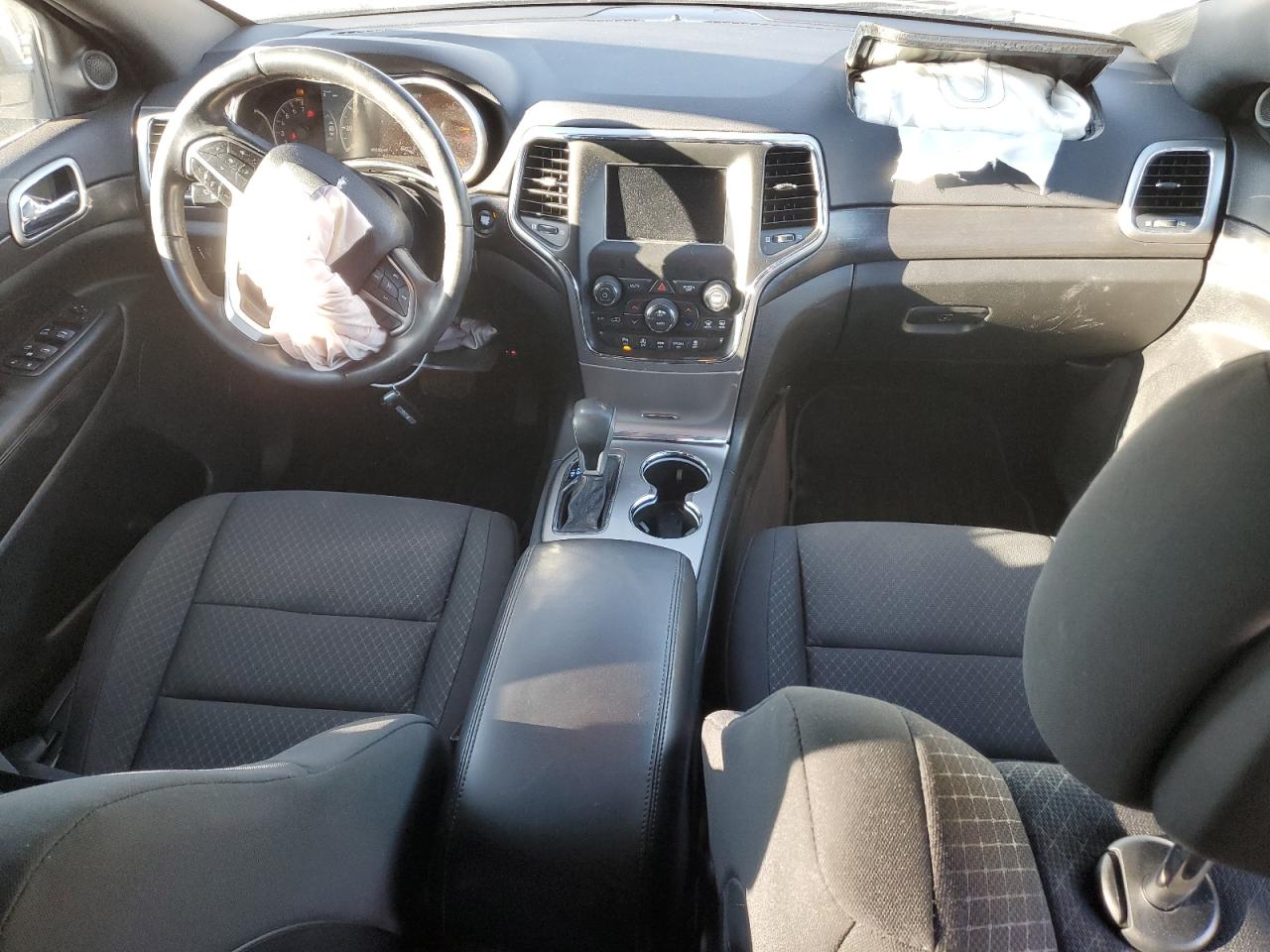 2018 Jeep Grand Cherokee - Image 8
