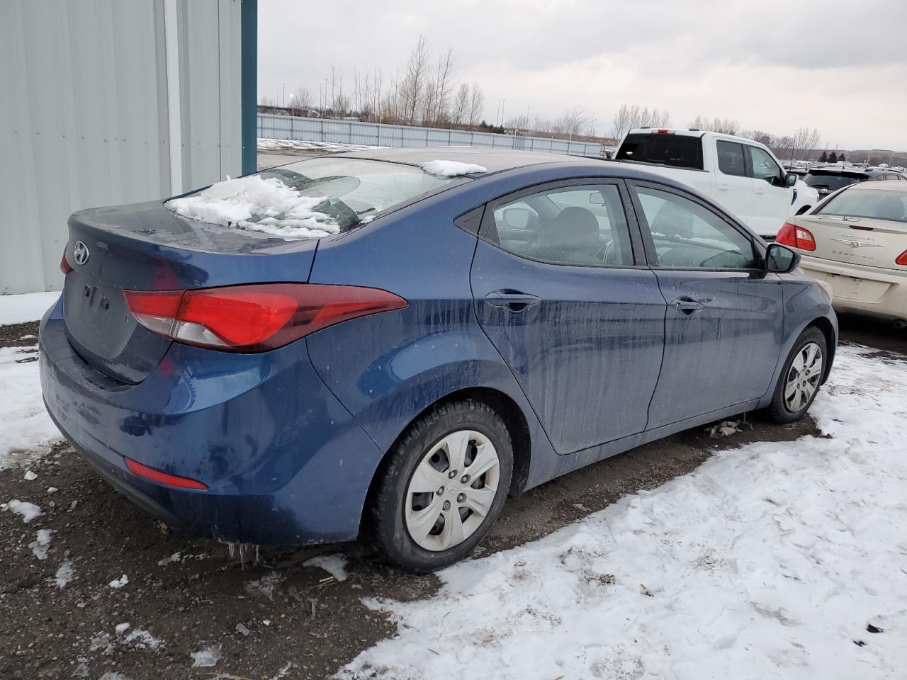 2016 Hyundai Elantra - Image 3