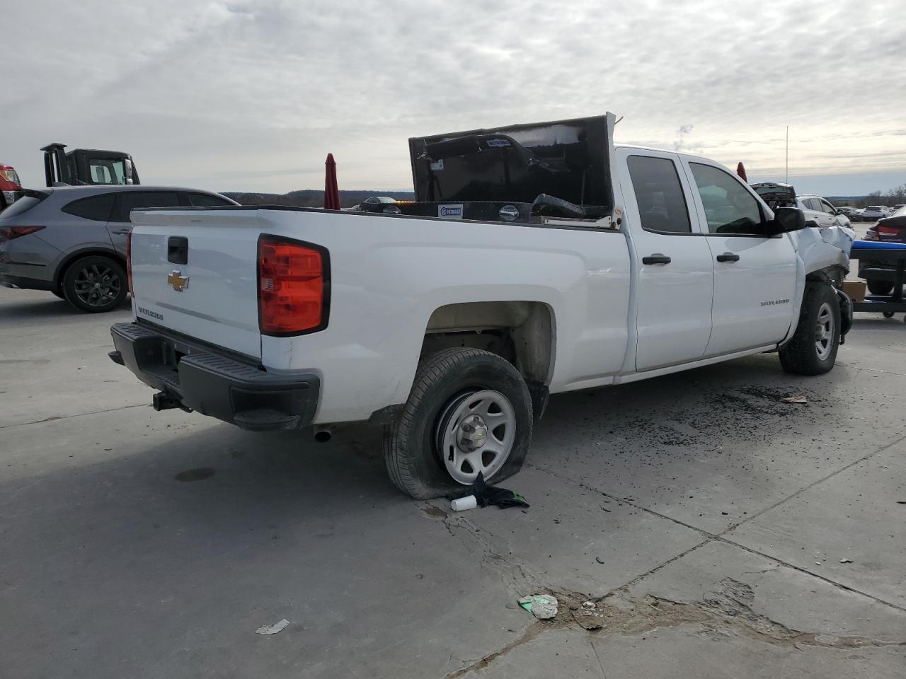2014 Chevrolet Silverado - Image 3