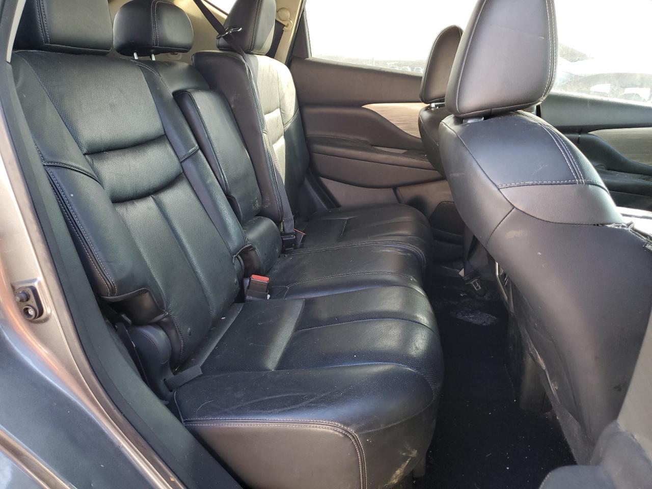 2015 Nissan Murano - Image 11