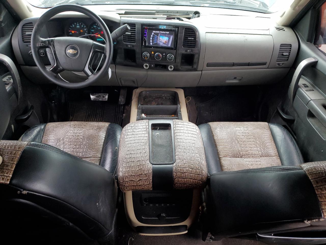 2011 Chevrolet Silverado - Image 8