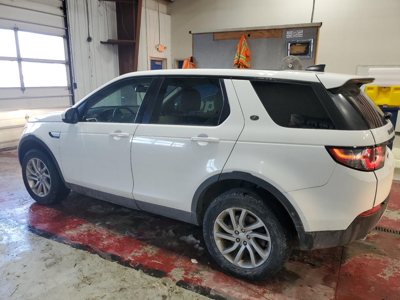 2018 Land Rover Discovery - Image 2