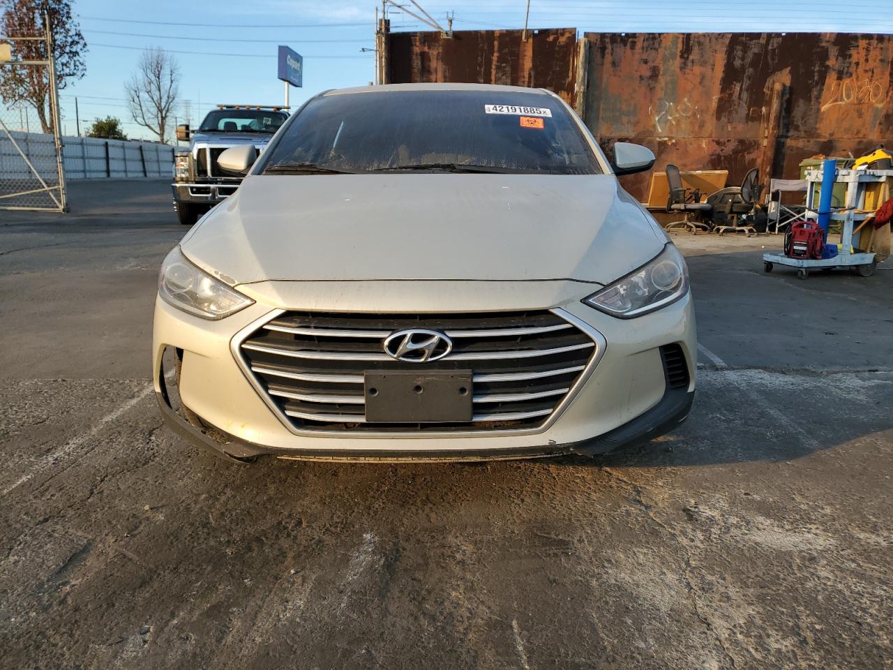 2017 Hyundai Elantra - Image 5