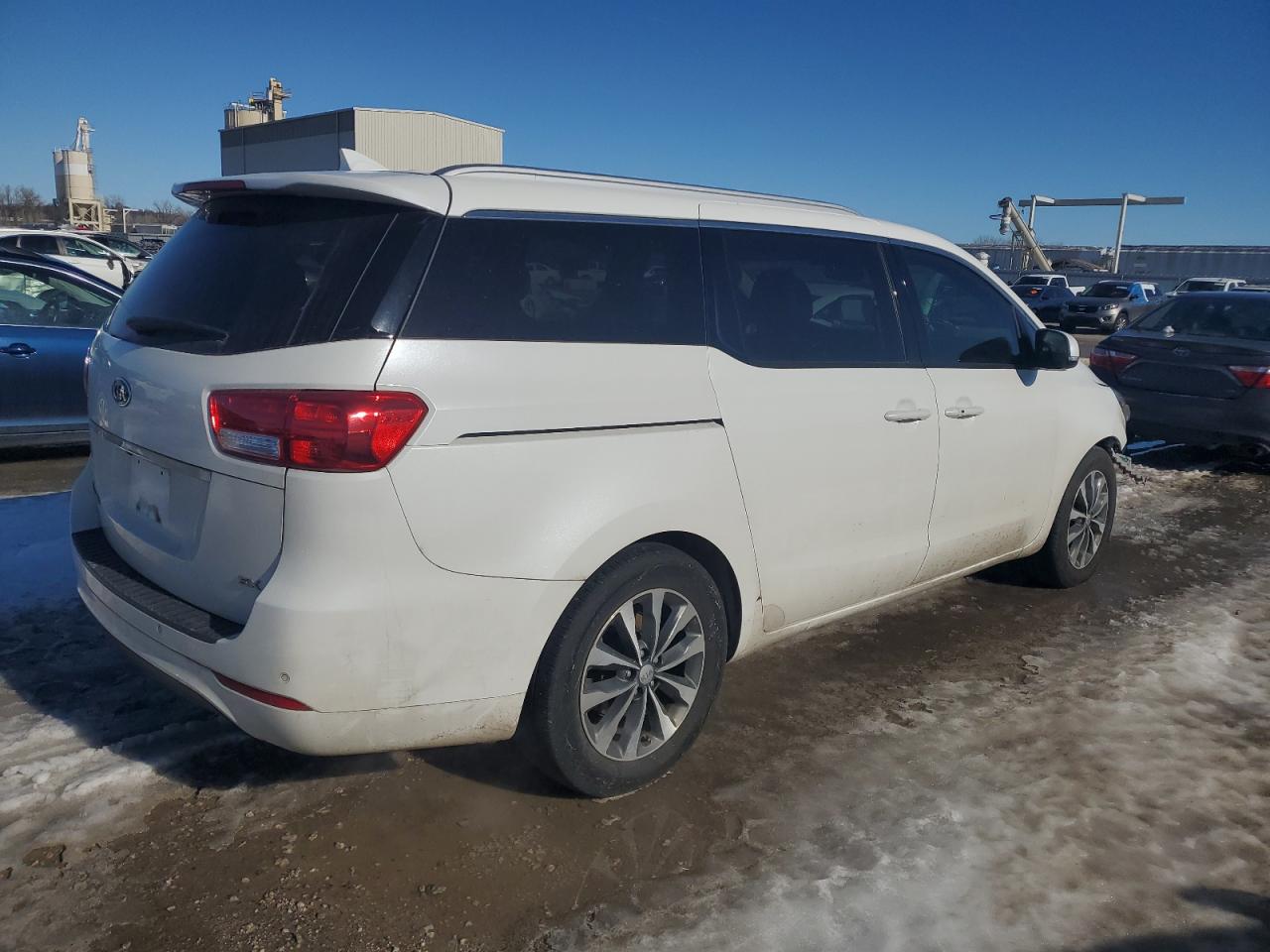 2016 Kia Sedona - Image 3