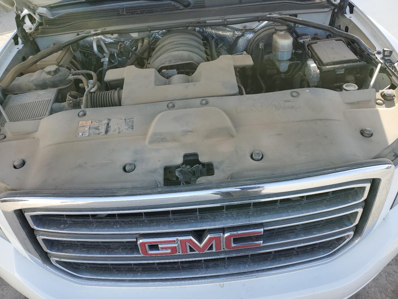 2015 GMC Yukon - Image 12