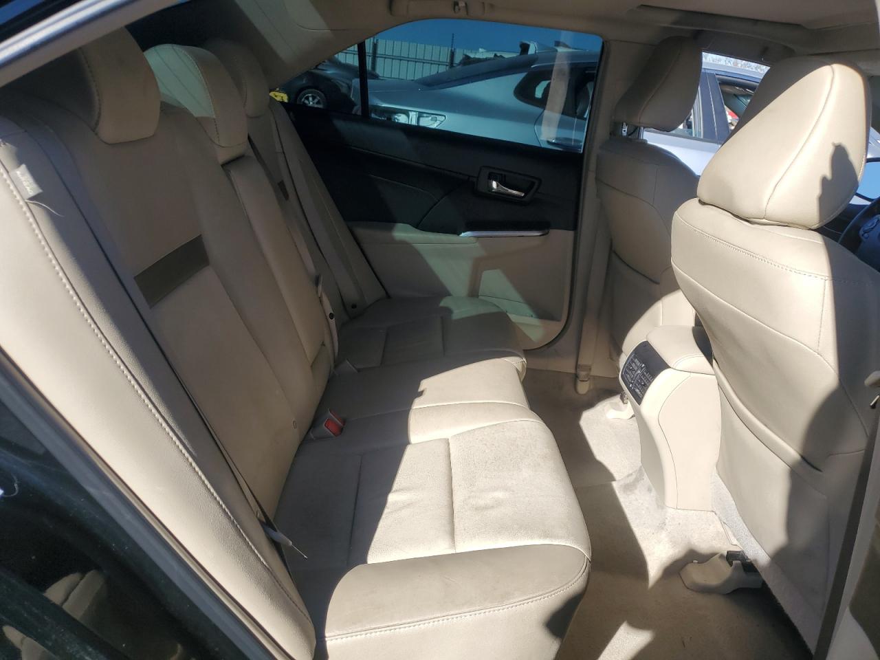 2014 Toyota Camry - Image 10