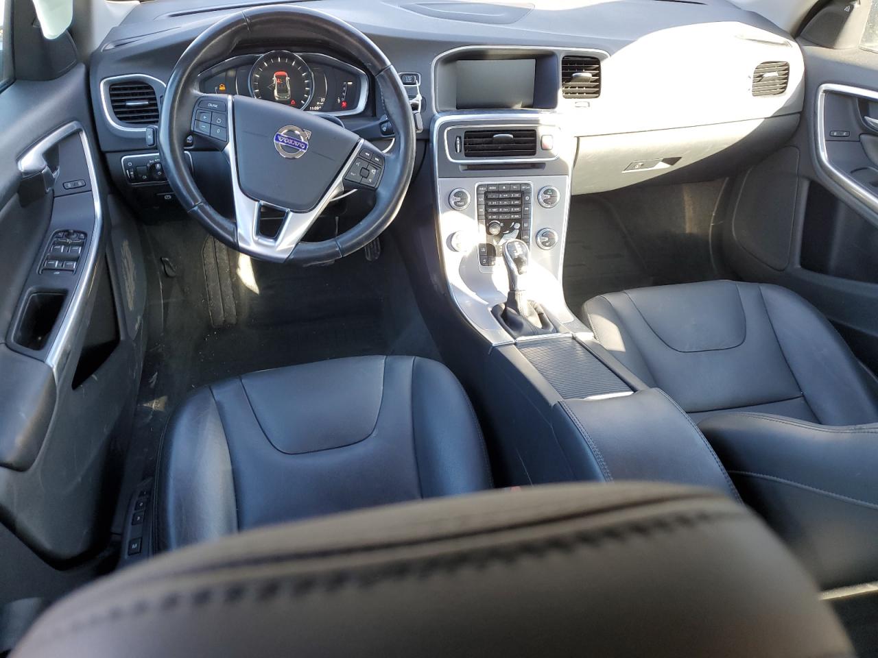 2018 Volvo S60 - Image 8