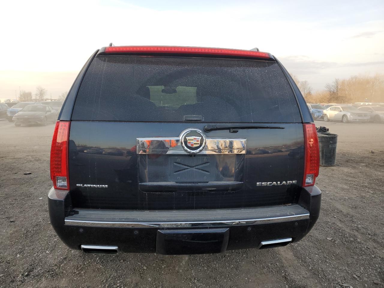 2013 Cadillac Escalade - Image 6