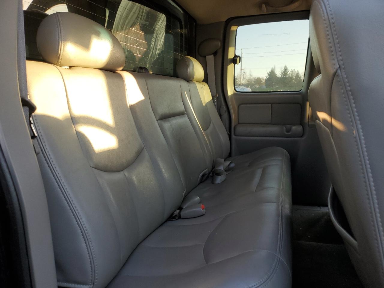 2003 GMC Sierra - Image 10