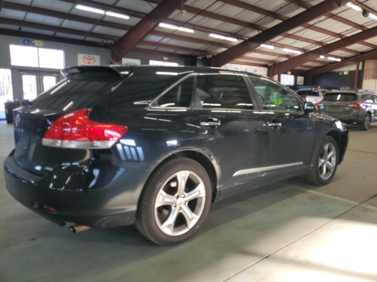 2010 Toyota Venza - Image 3