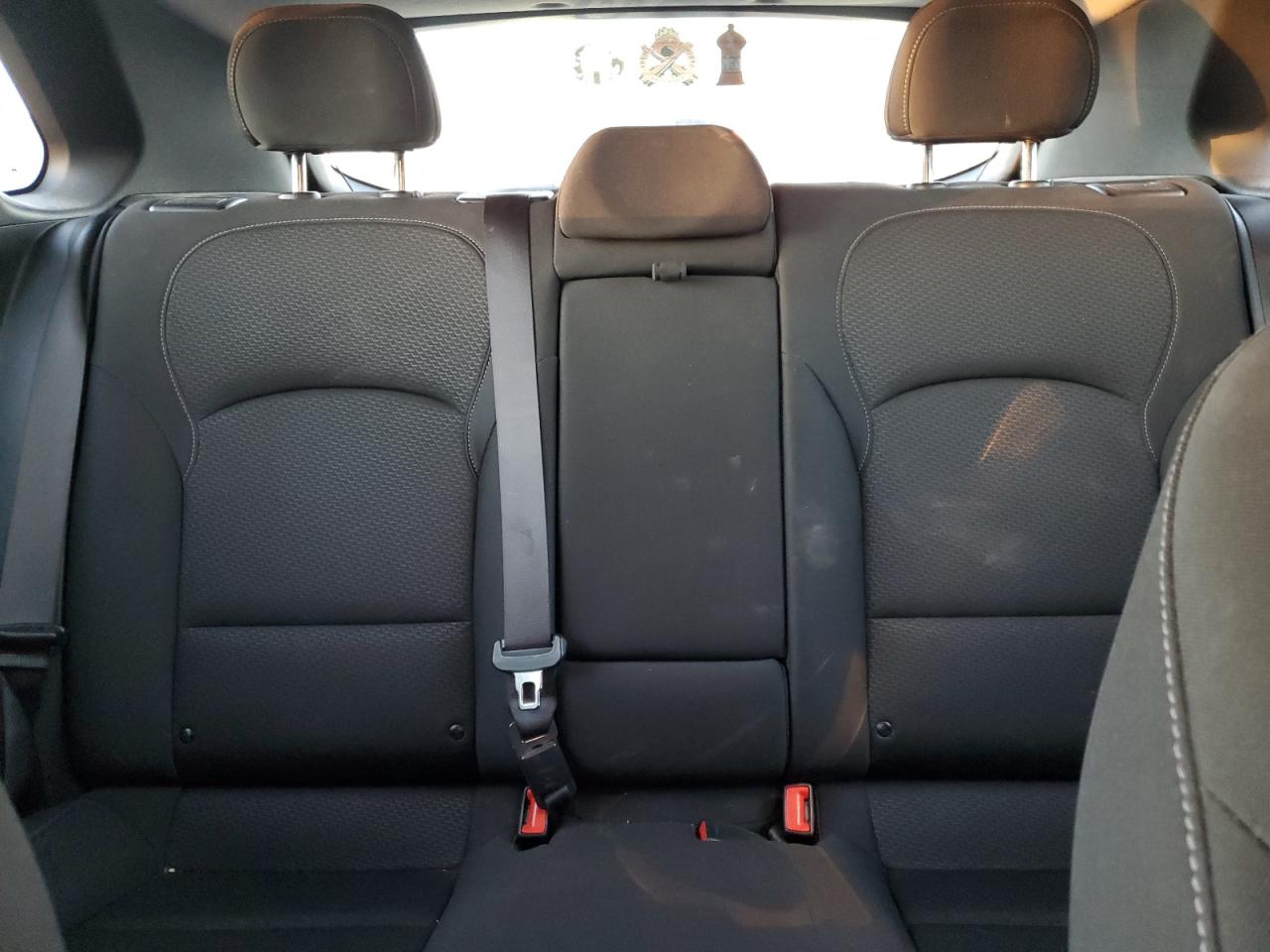 2018 Hyundai Elantra - Image 10