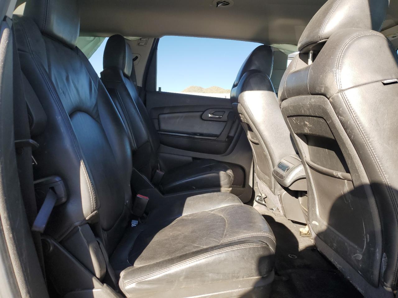 2011 Chevrolet Traverse - Image 11
