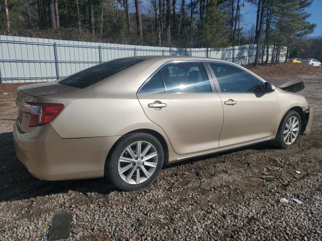 Sedans TOYOTA CAMRY 2012 Kremowy