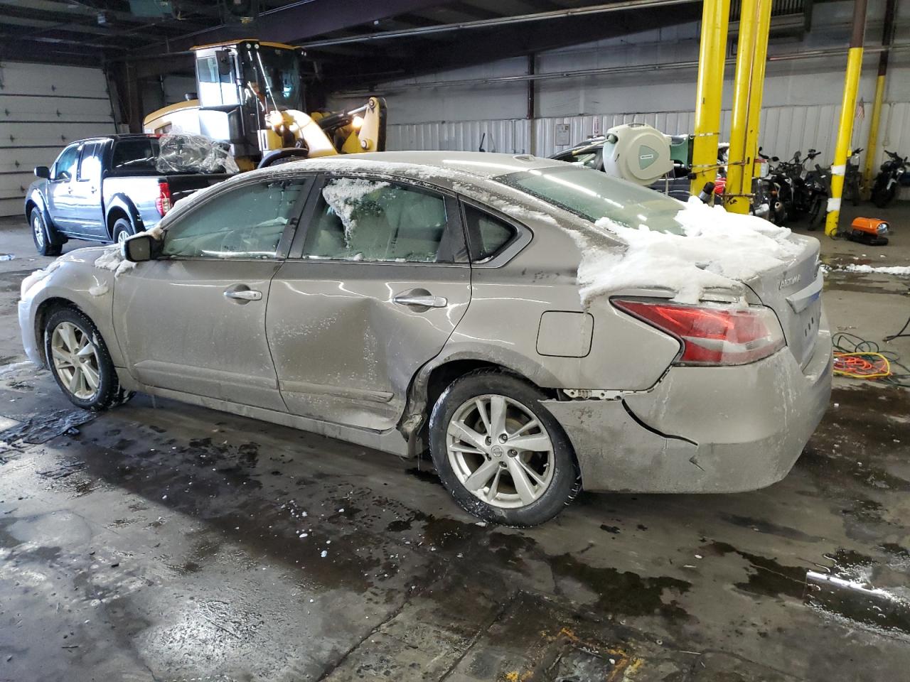 2014 Nissan Altima - Image 2