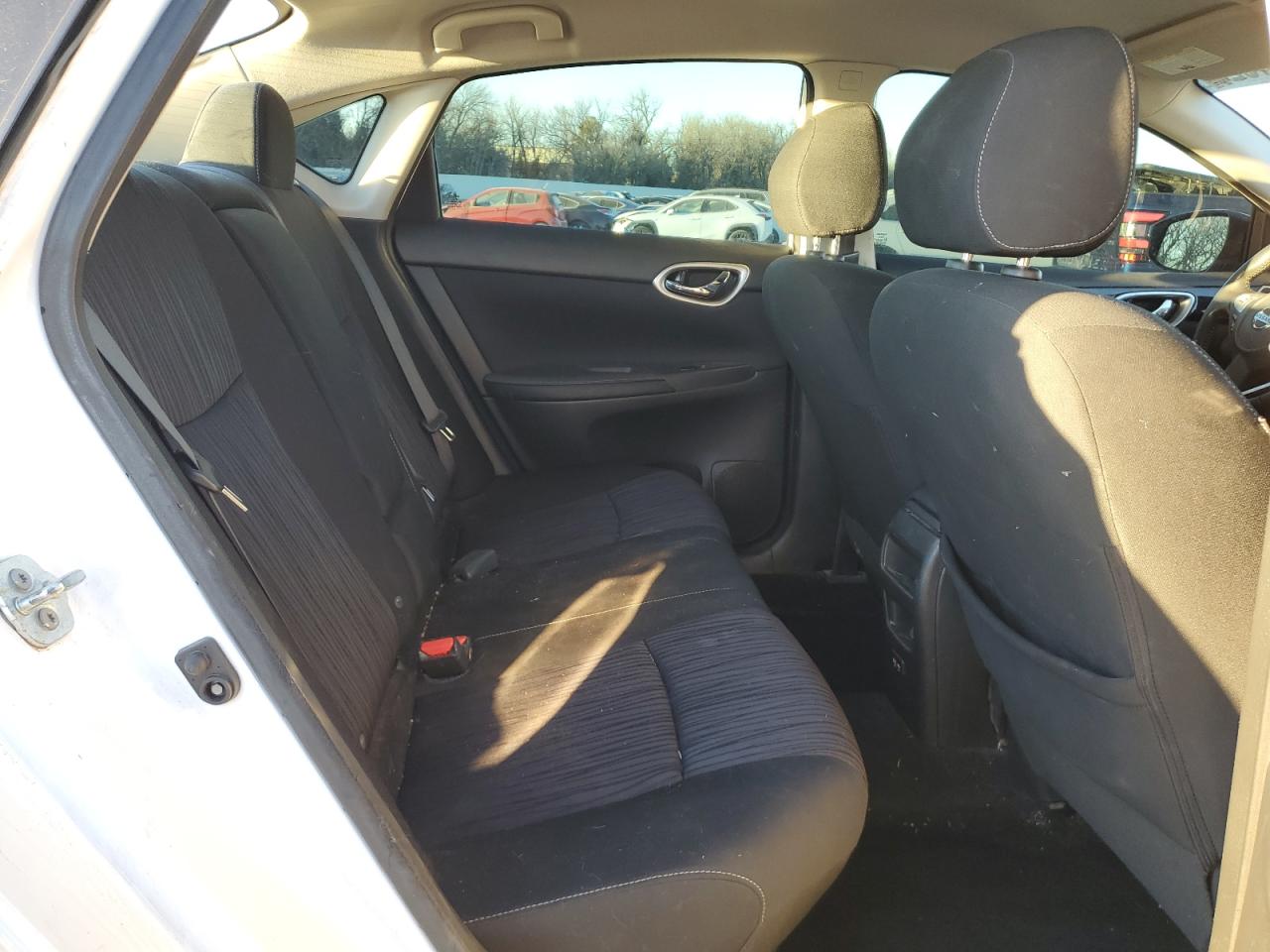 2019 Nissan Sentra - Image 10
