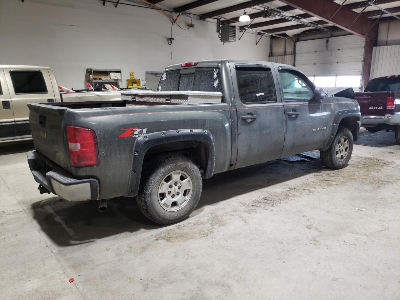 2011 Chevrolet Silverado - Image 3