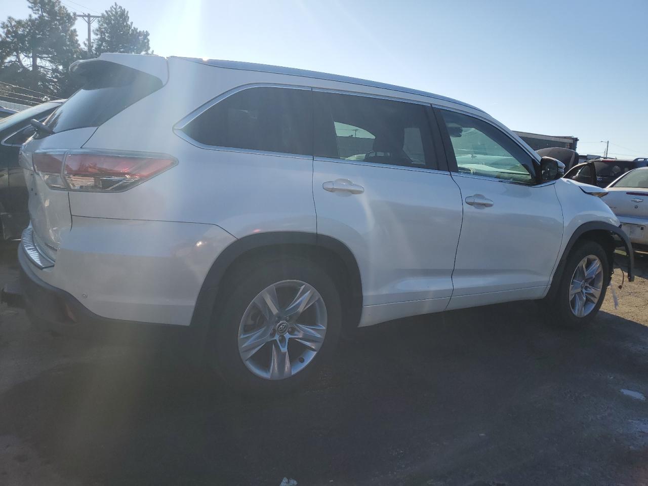 2016 Toyota Highlander - Image 3