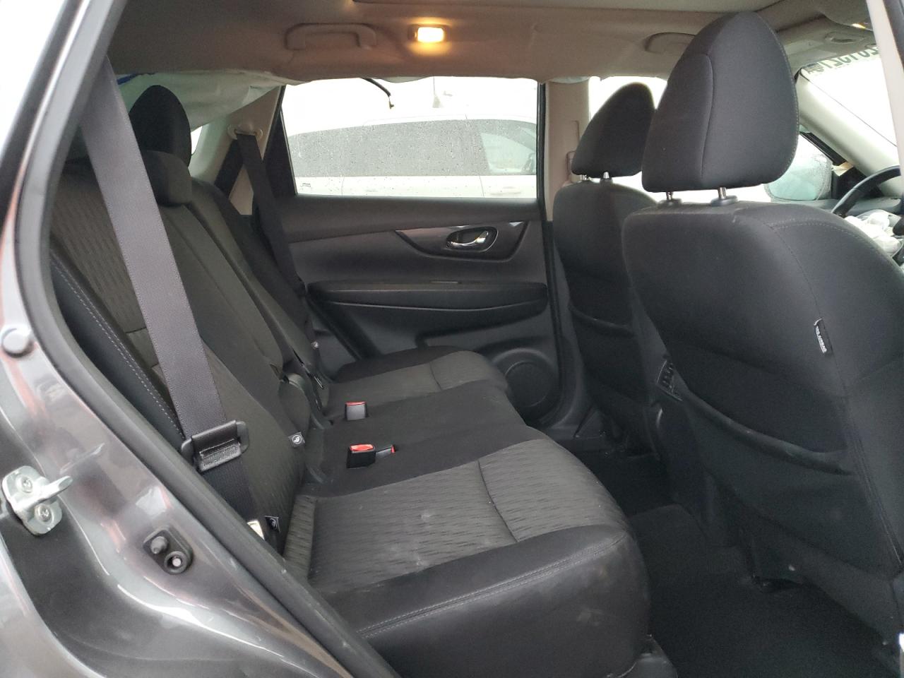 2018 Nissan Rogue - Image 11