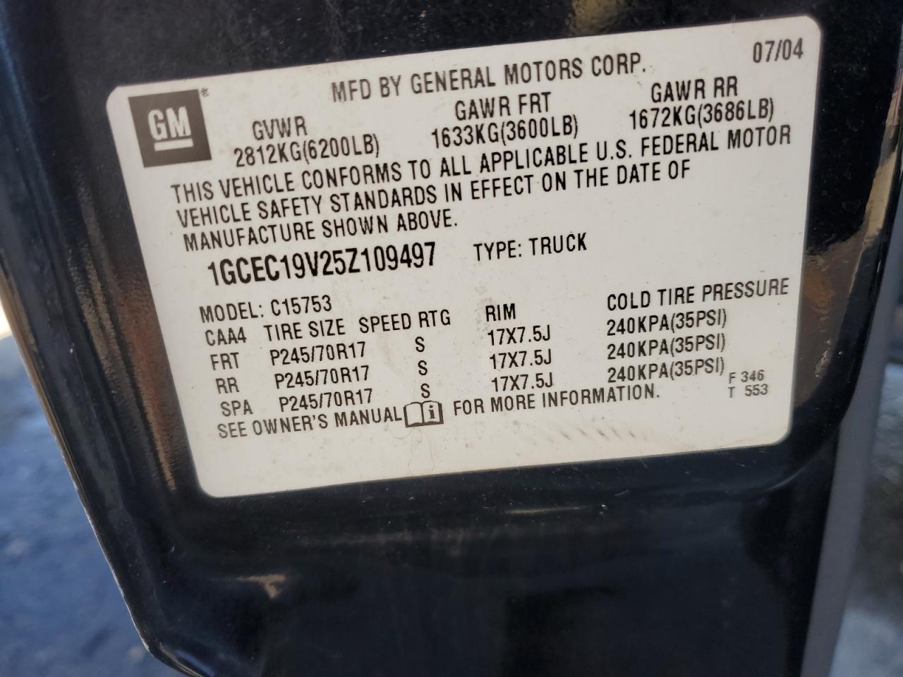 2005 Chevrolet Silverado - Image 12